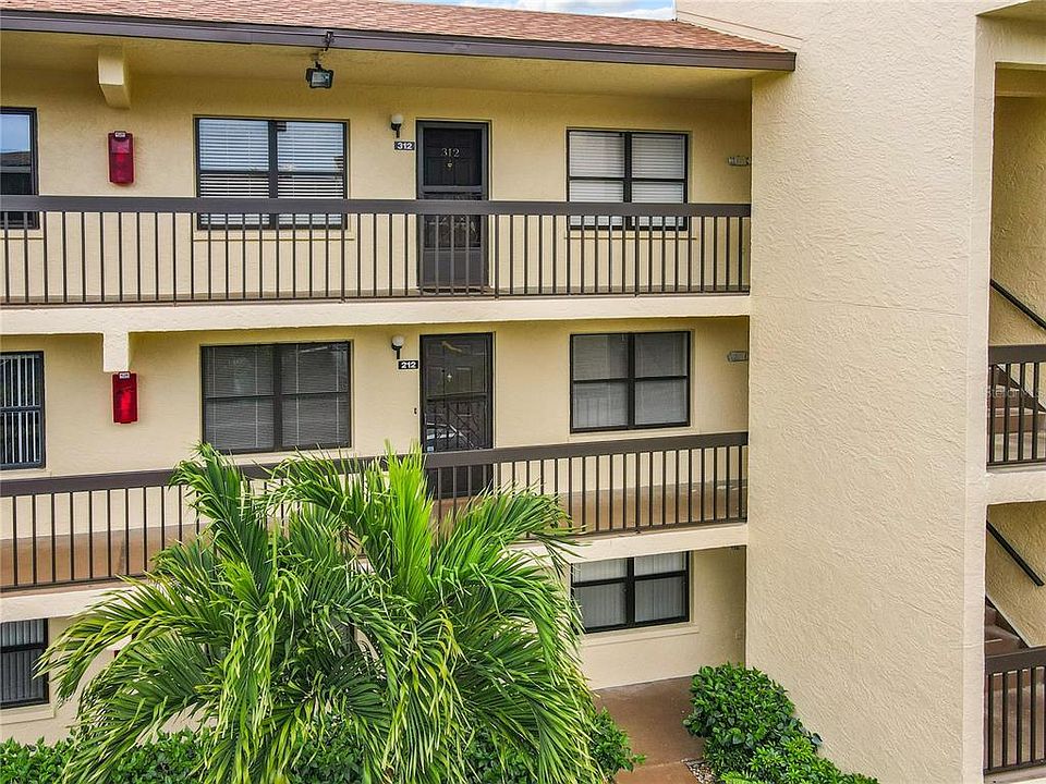 Desoto Square Villas Condominiums 425 30th Ave W Bradenton FL Zillow