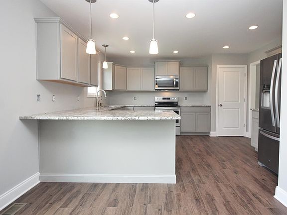 4th image of 104 Christa Ln