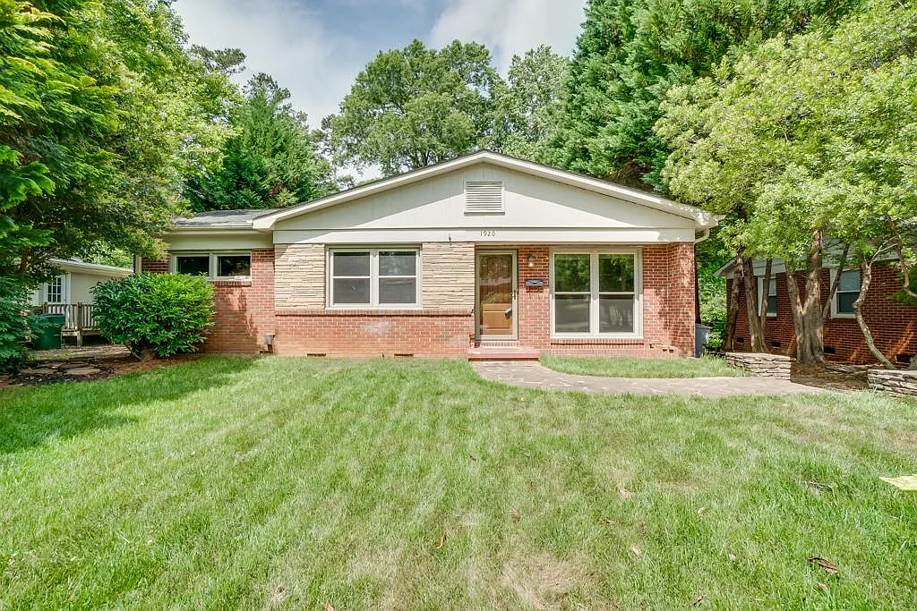 1920 Kilborne Dr — Photo 1