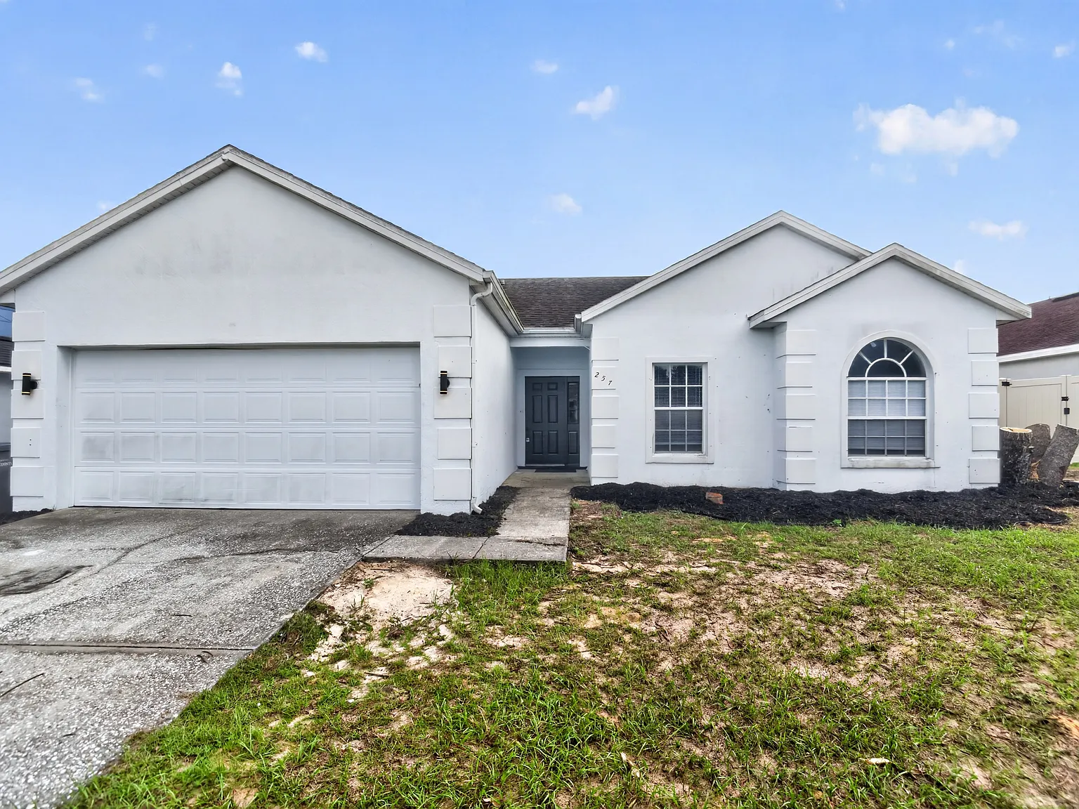 3 bed, 2.5 bath, 1212 sqft, $2,300 — Photo 3