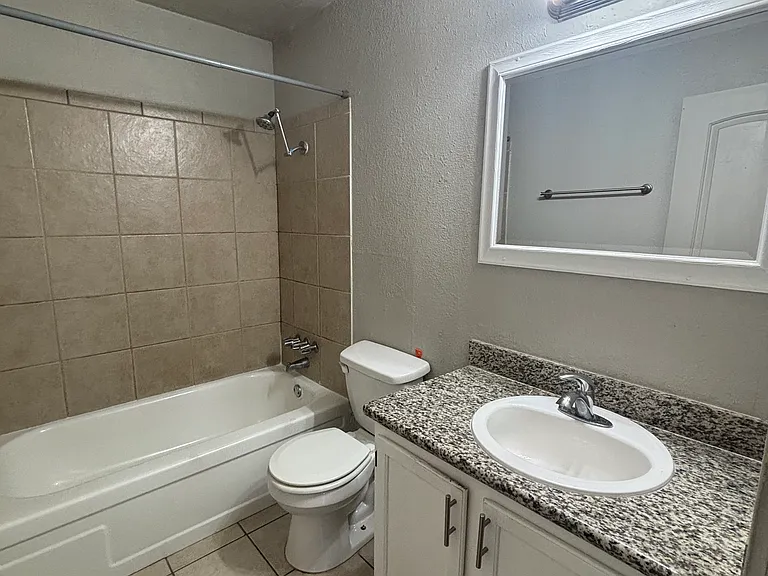 1004 N Jones Blvd #A — Photo 9