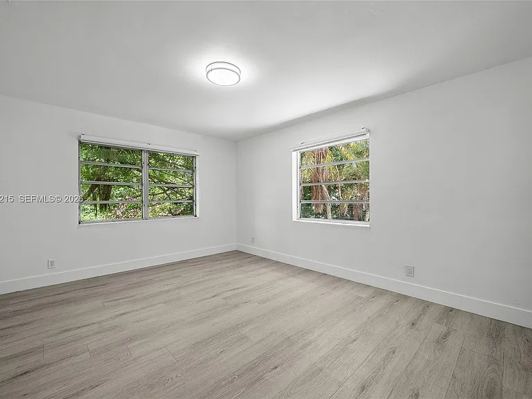 230 NE 2nd Pl — Photo 16