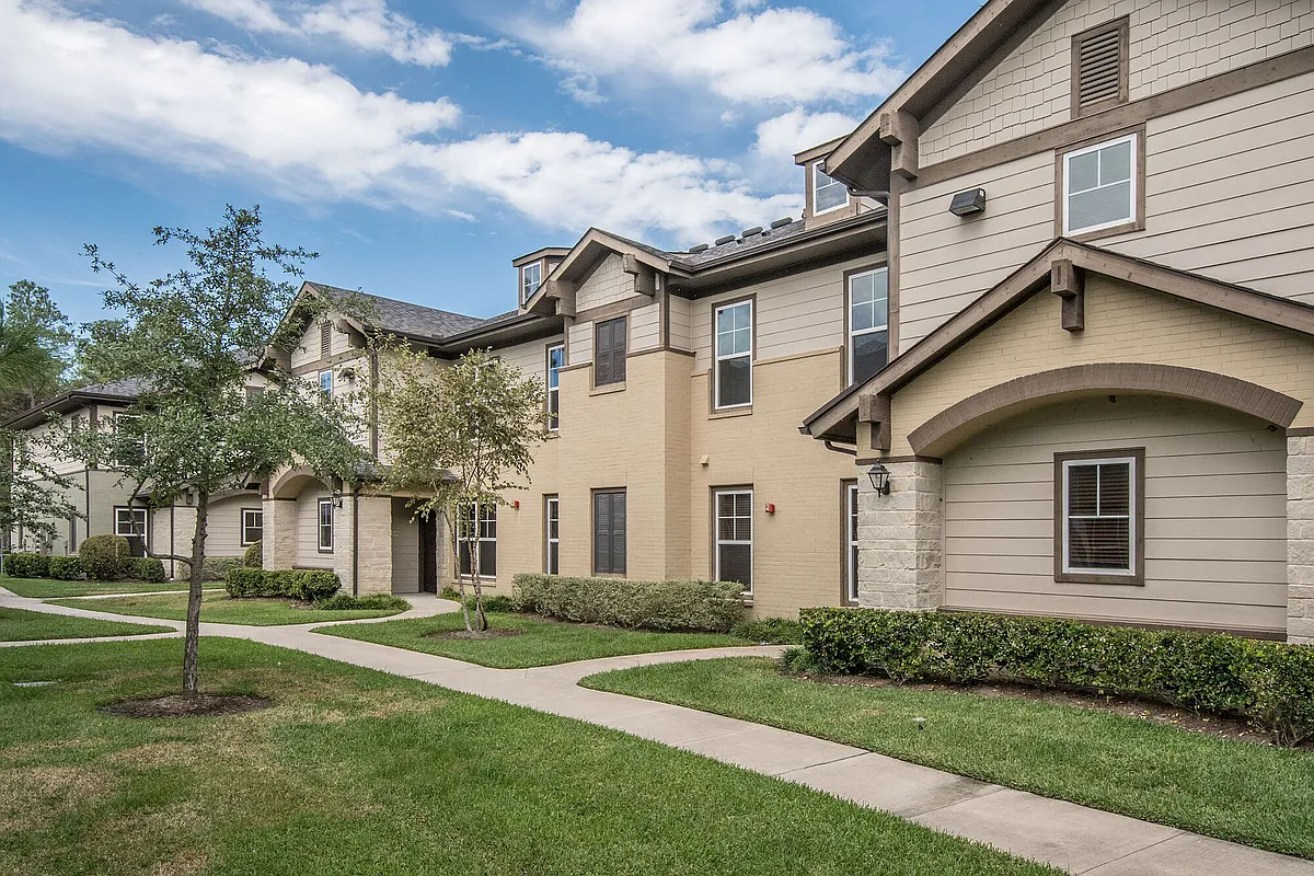 Building Photo - Ten Pines at Summerwood