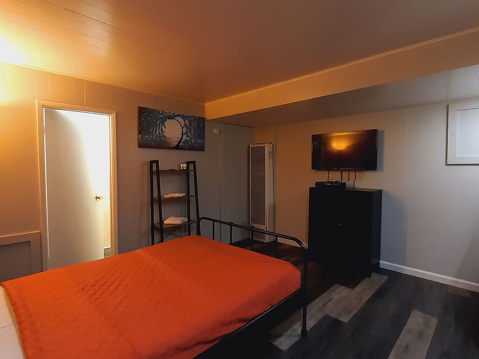 2nd image of 32075 Holiday Ln #10