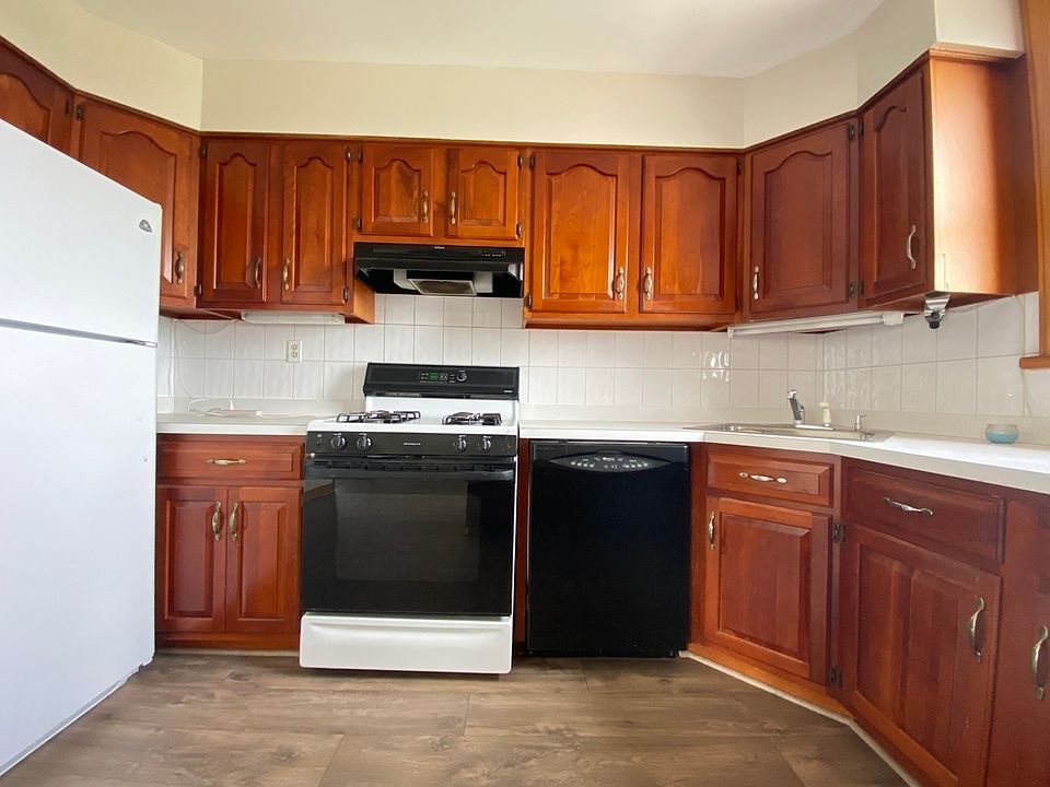 1st image of 32-05 21st Ave #3F