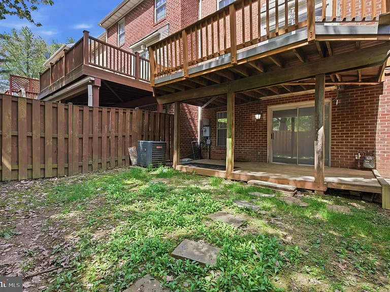 46601 Carriage Ct — Photo 21