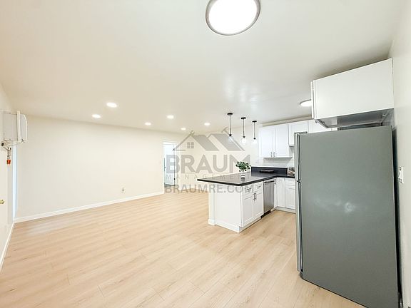 3rd image of 5611 Fulcher Ave #3