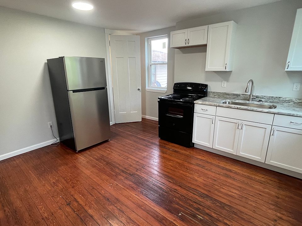 1st image of 3421 Price Ave #3