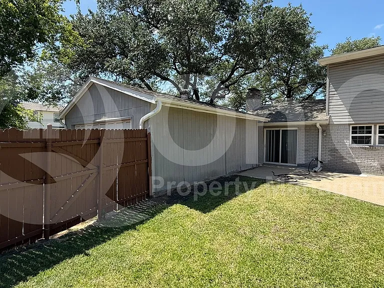 7804 Village Trail Dr — Photo 19