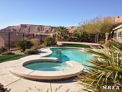 Gorgeous Swimming Pool and Spa