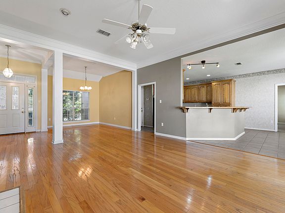 3rd image of 3034 Wind Wood Dr
