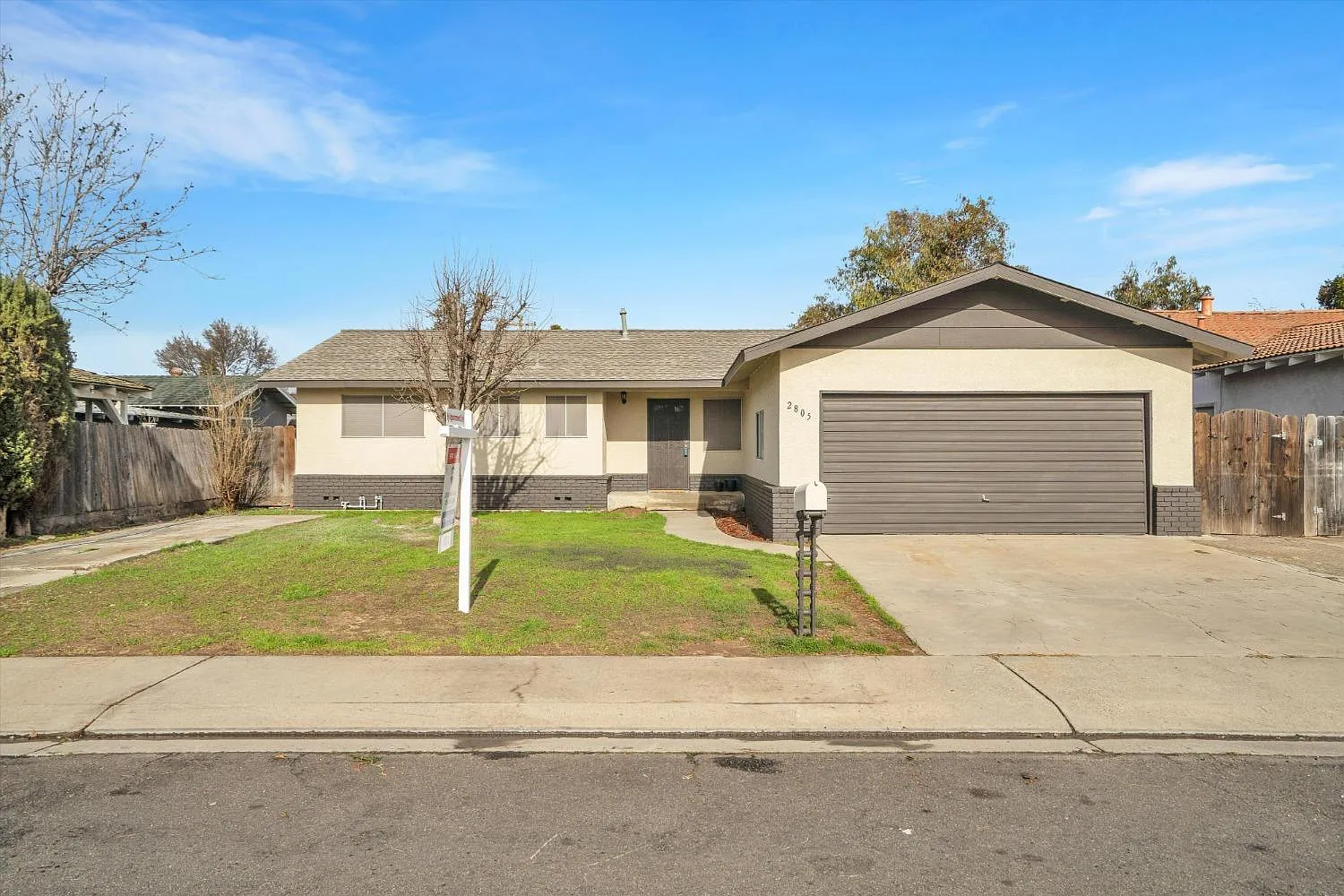 2805 Mockingbird Dr photo 1