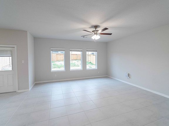 3rd image of 3088 Waxwing Dr