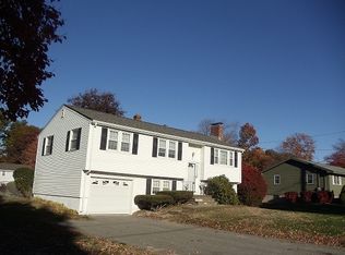 5 Chatham Cir, Salem, NH 03079
