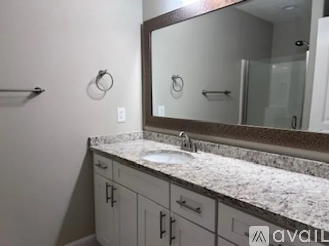 2501 S Willard Ave — Photo 4