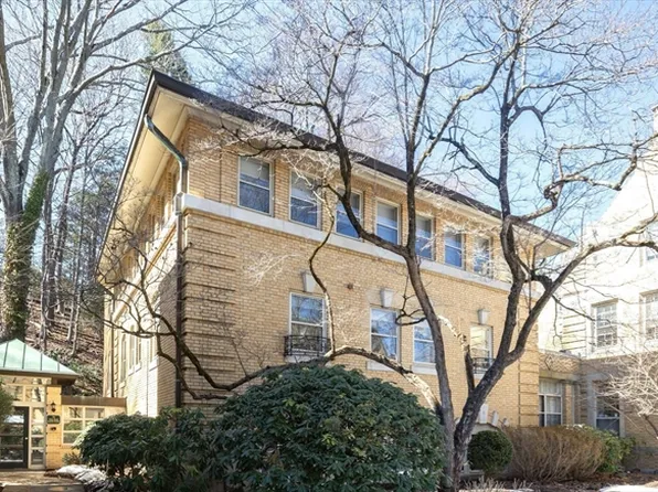 75 Glen Rd APT B-4, Brookline, MA 02445