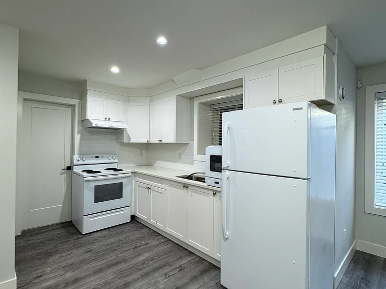 3395 Derbyshire Ave — Photo 1