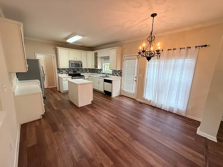 1227 Mandalay Ct — Photo 5