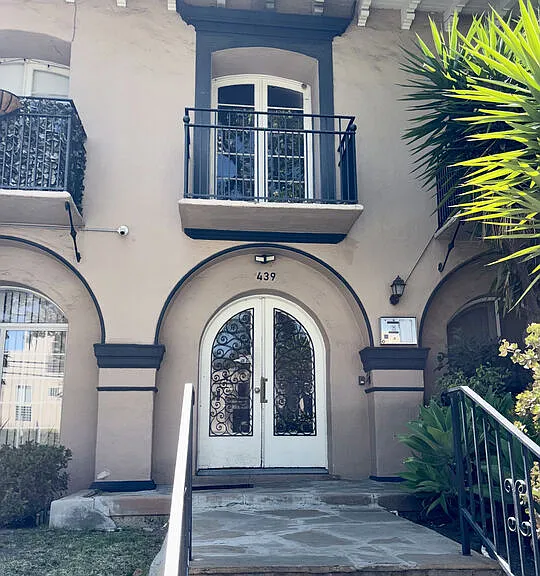 439 N Van Ness Ave — Photo 1