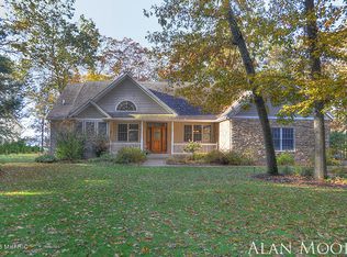 13684 N Cove Dr, Gowen, MI 49326