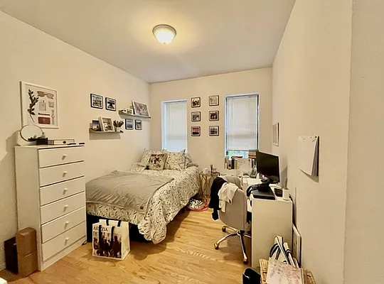 Rented by KNOCKKNOCK LLC | media 12