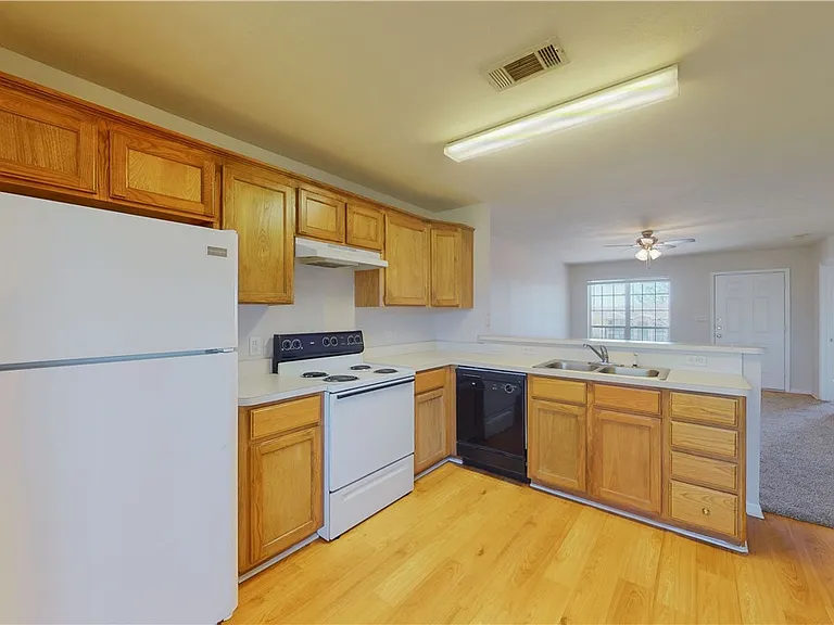 1511 Hollowhill Dr #C — Photo 5
