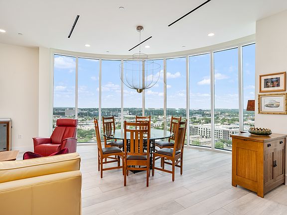 4th image of 123 Lexington Ave APT 1401