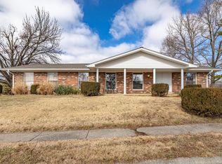 801 Elmhurst Dr, Saint Charles, MO 63301