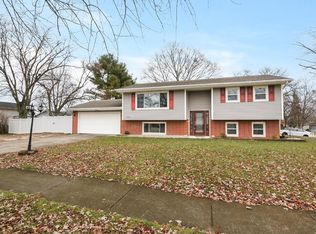 9335 Roosevelt Pl, Crown Point, IN
