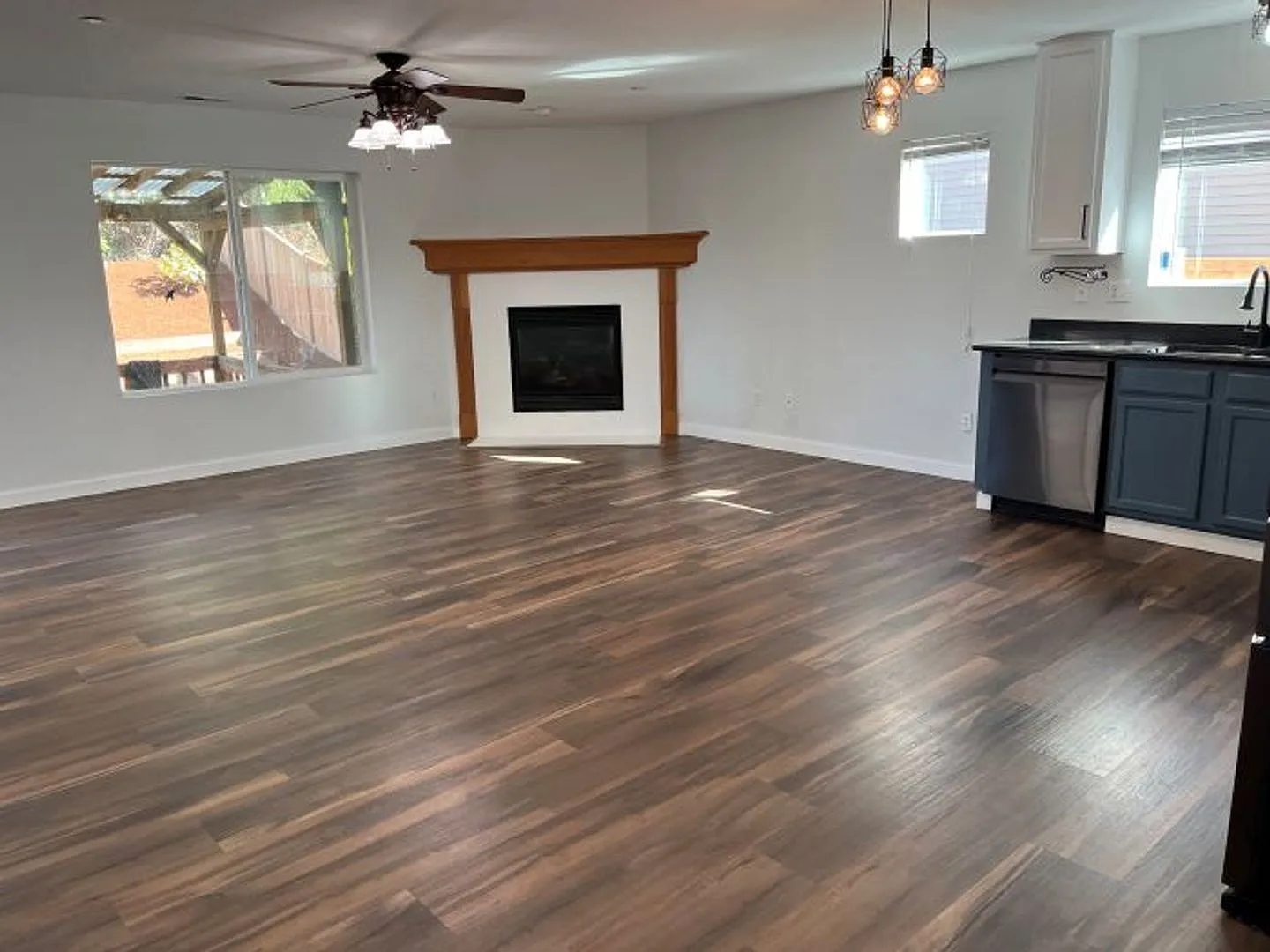Spacious 3-Bedroom Home for Rent in Desirable DuPont — Photo 3