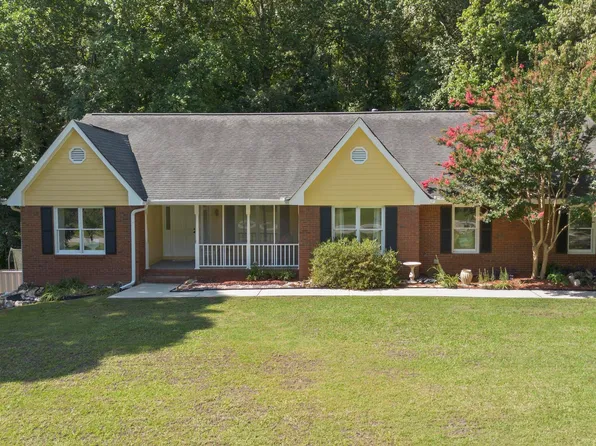 205 Joana Dr, Fayetteville, GA 30214