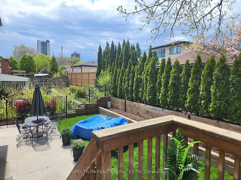 8 Munford Cres — Photo 20