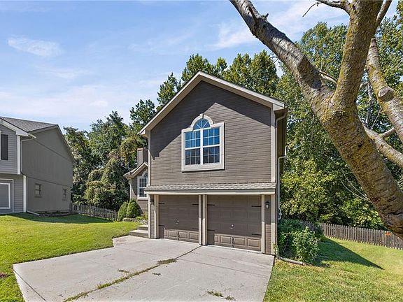 3rd image of 1117 Meadowlark Ln