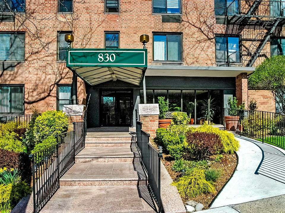 1st image of 830 Howard Ave APT 4A