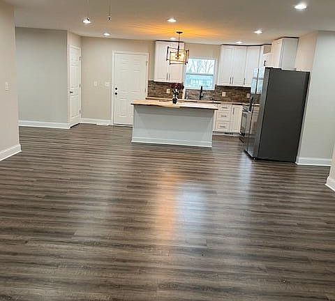 4th image of 173 Lincoln Pl
