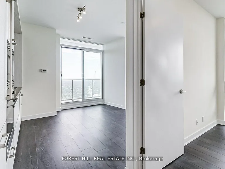 2221 Yonge St #5602 — Photo 10
