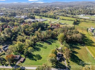 628 New Hope Rd, Flat Rock, NC 28731