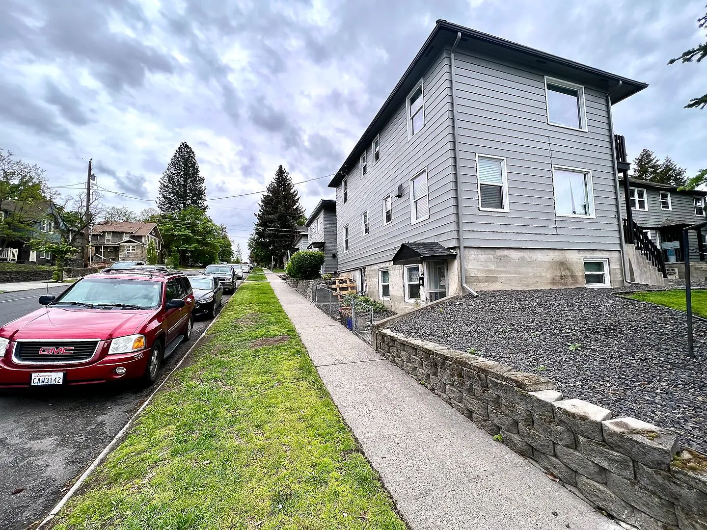Cozy 1bd/1ba Lower South Hill Apartment | A/C | On-Site Laundry | Pet Friendly | $250 Off Move-In... — Photo 2