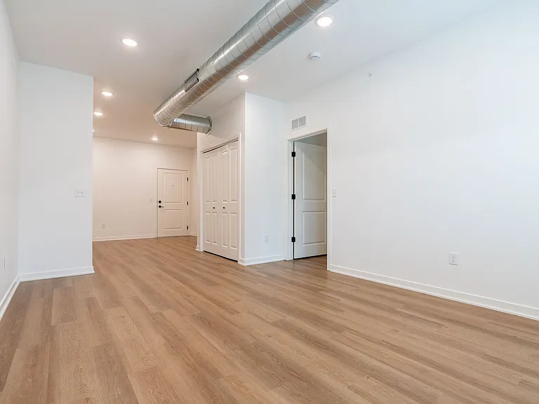 110 N Delaware Ave — Photo 30