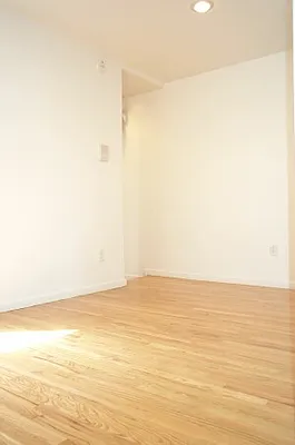 Rented by Tower Brokerage | media 18