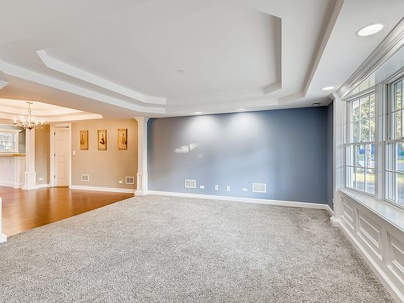 3rd image of 15119 Huntington Ct