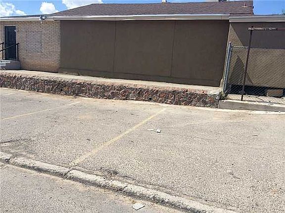 3rd image of 700 N Copia St