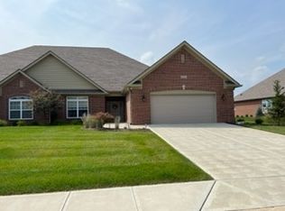 2822 Stones Bay Dr, Greenwood, IN 46143