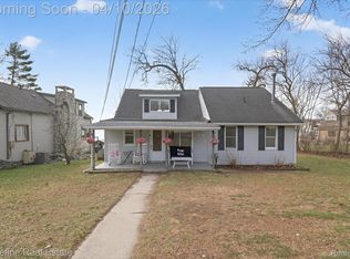 636 Thompson Lake Ave, Howell, MI
