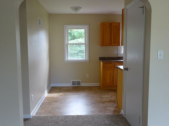 4th image of 708 Cedar Ave