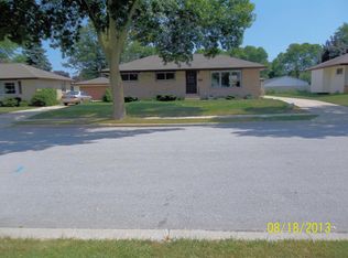 W149N8152 Winchester St, Menomonee Falls, WI 53051