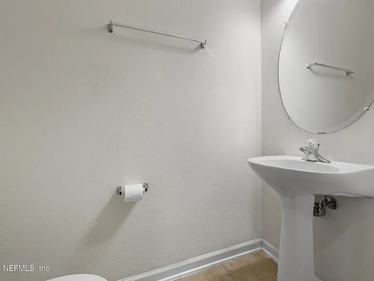 5973 Pavilion Dr — Photo 11