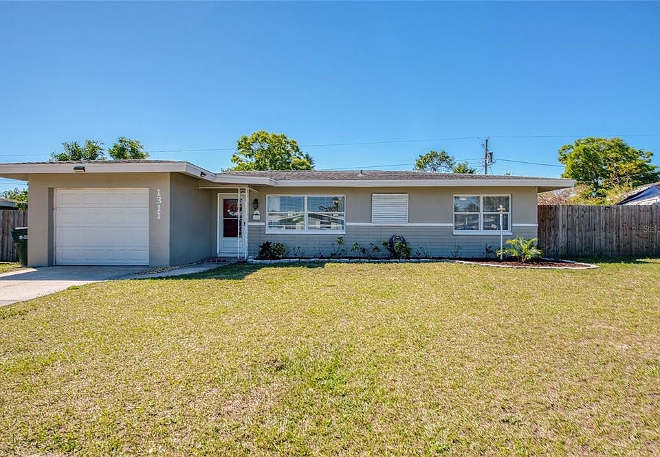 1st image of 1311 Chesterfield Dr