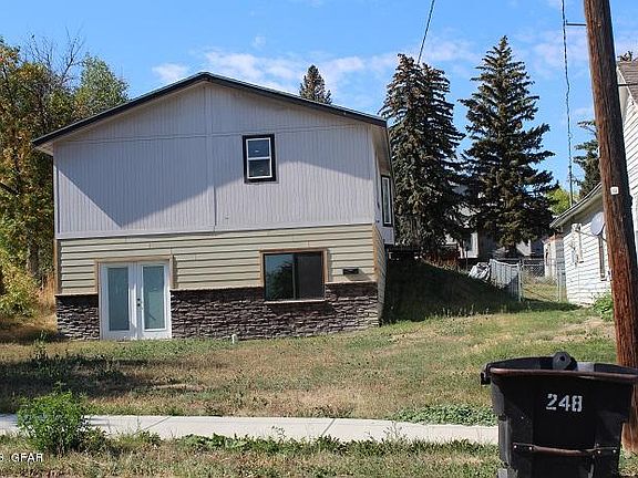 3rd image of 243 Montana Ave
