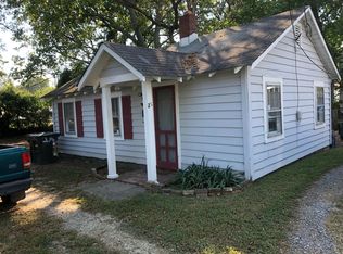 2 Magnolia Pl, Hampton, VA 23669